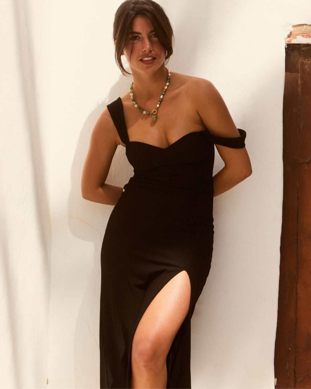 Robe longue noir decollete coeur